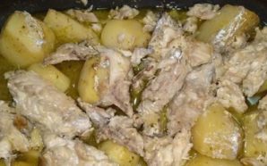 στο φούρνο με λεμονάτες πατάτες