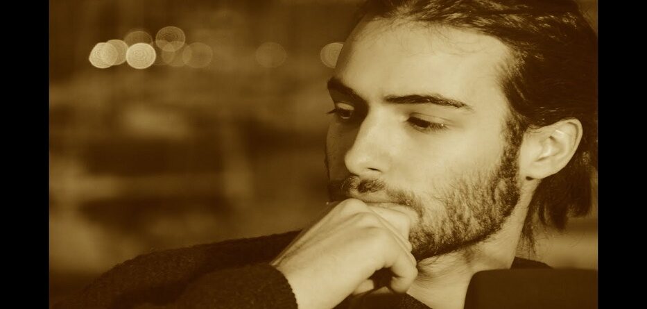 Έχω του κόσμου ποιήματα