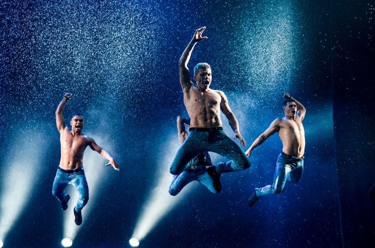 Χορός στην Βροχή