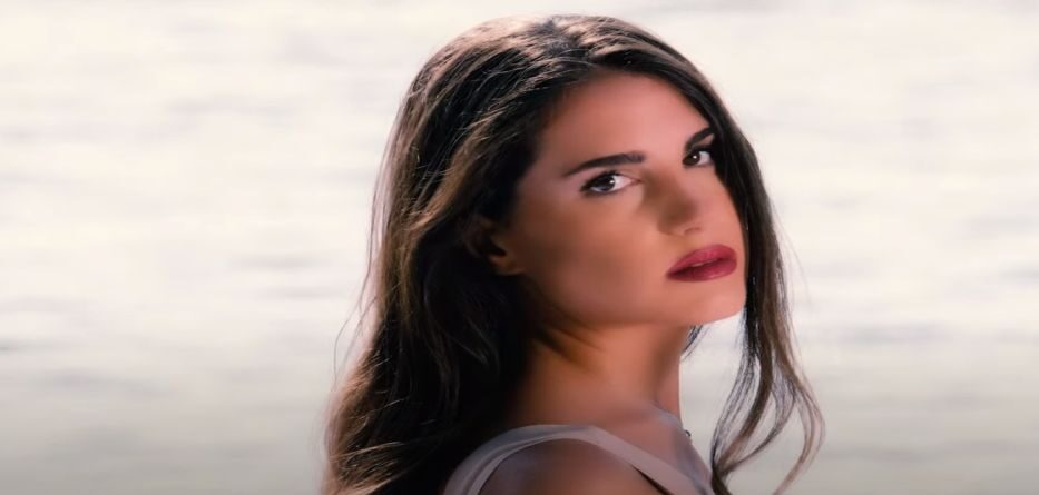 Ξάπλωσε Με Στη Γη