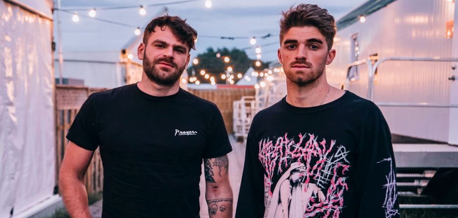 THE CHAINSMOKERS